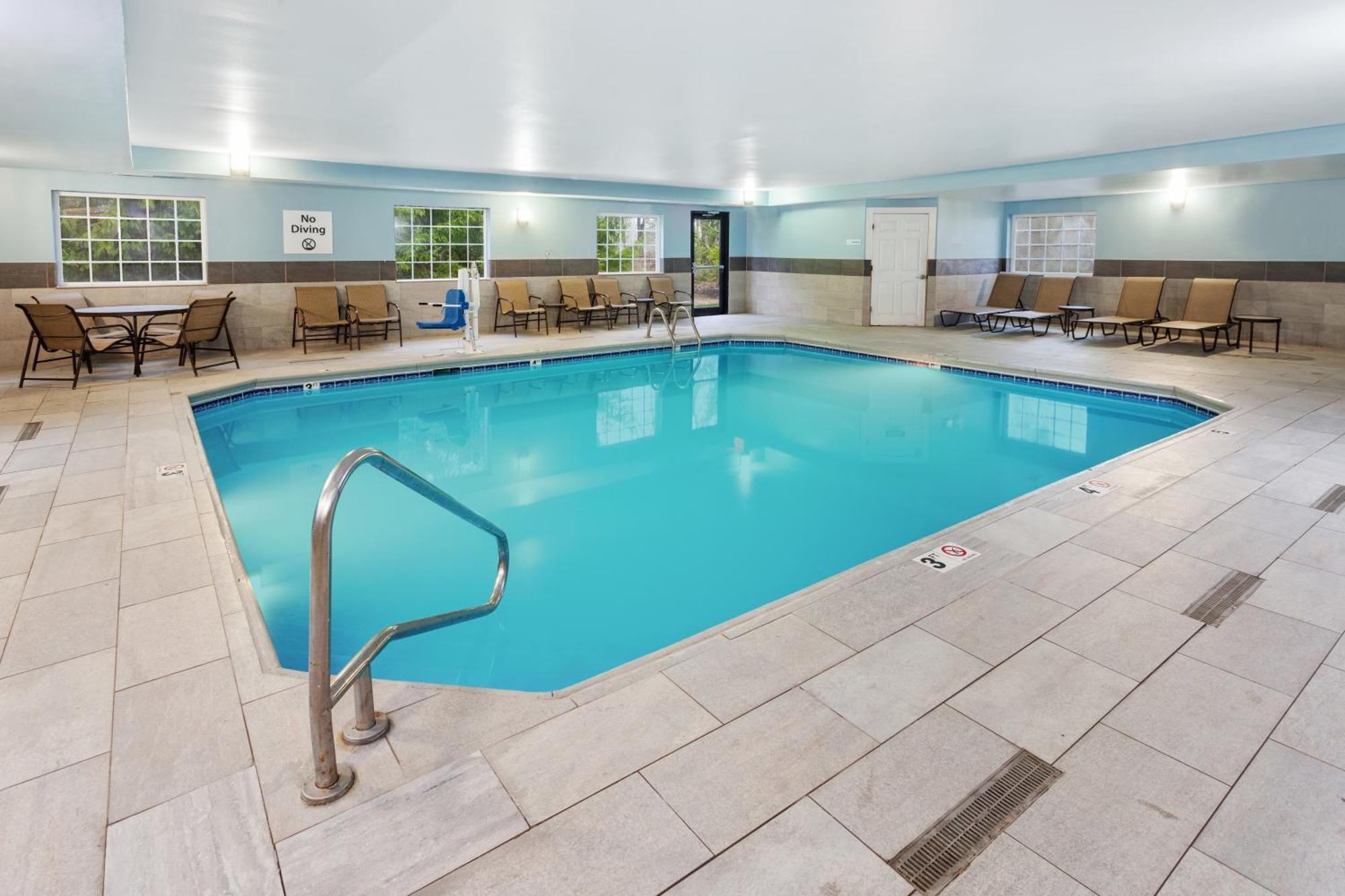 Holiday Inn Express & Suites Carmel North - Westfield By Ihg Esterno foto