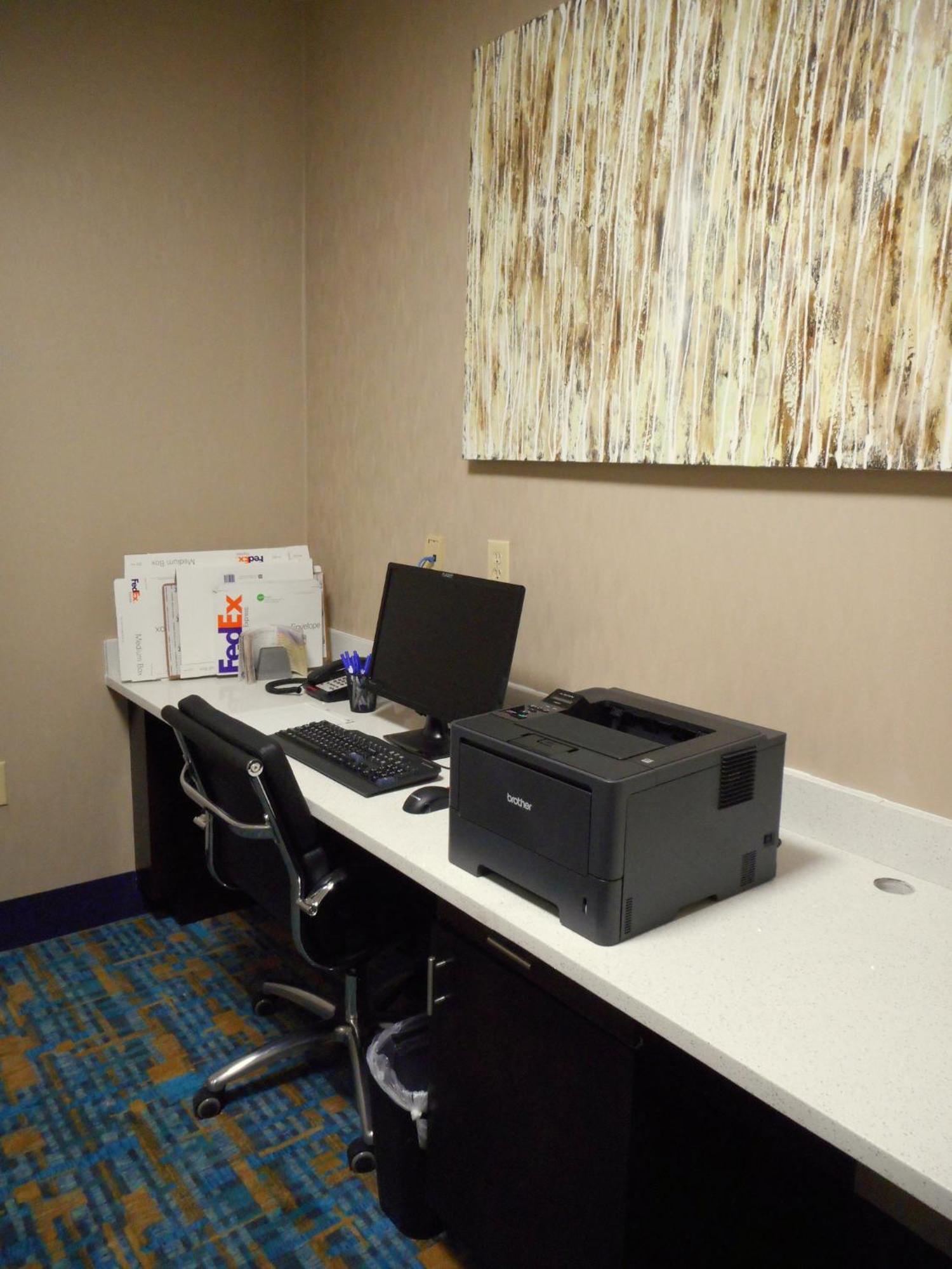 Holiday Inn Express & Suites Carmel North - Westfield By Ihg Esterno foto